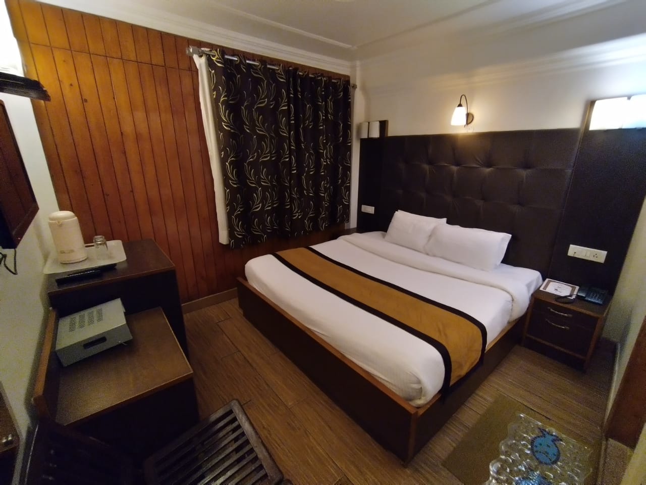 1 x Deluxe Room No-view (Non AC)